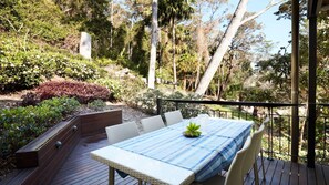 屋外ダイニングエリア