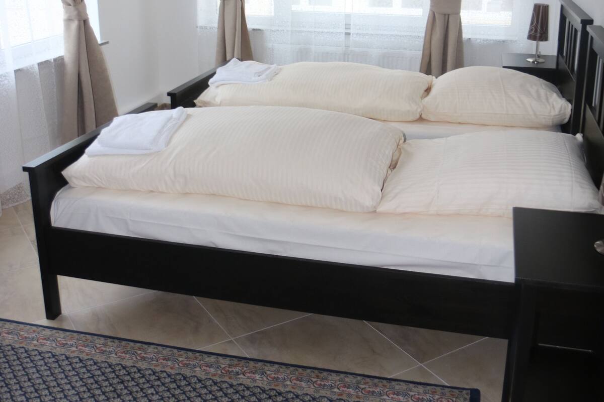 Chambre Quadruple, salle de bains commune