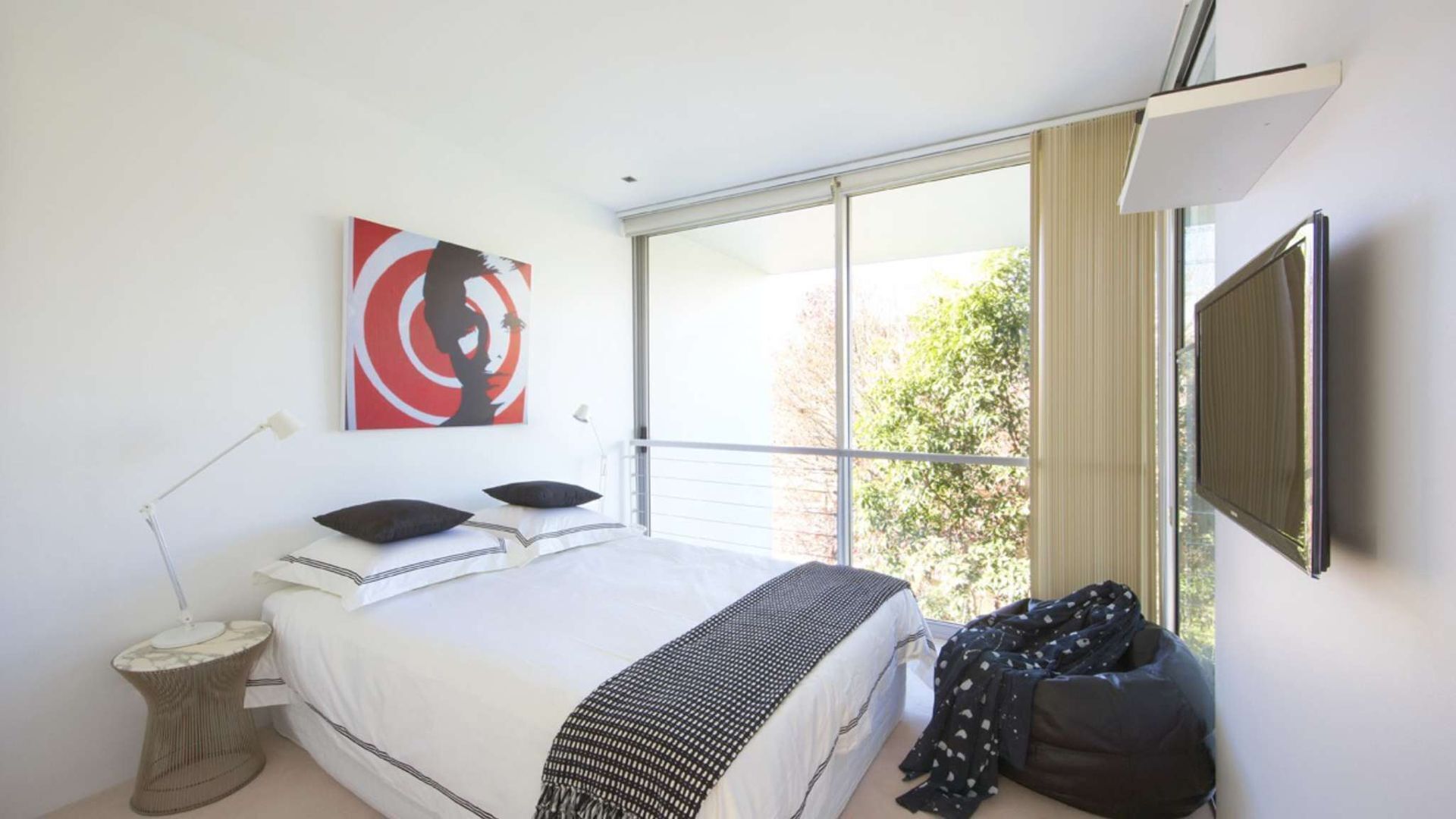 Apartment Two by Contemporary Hotels — image 13