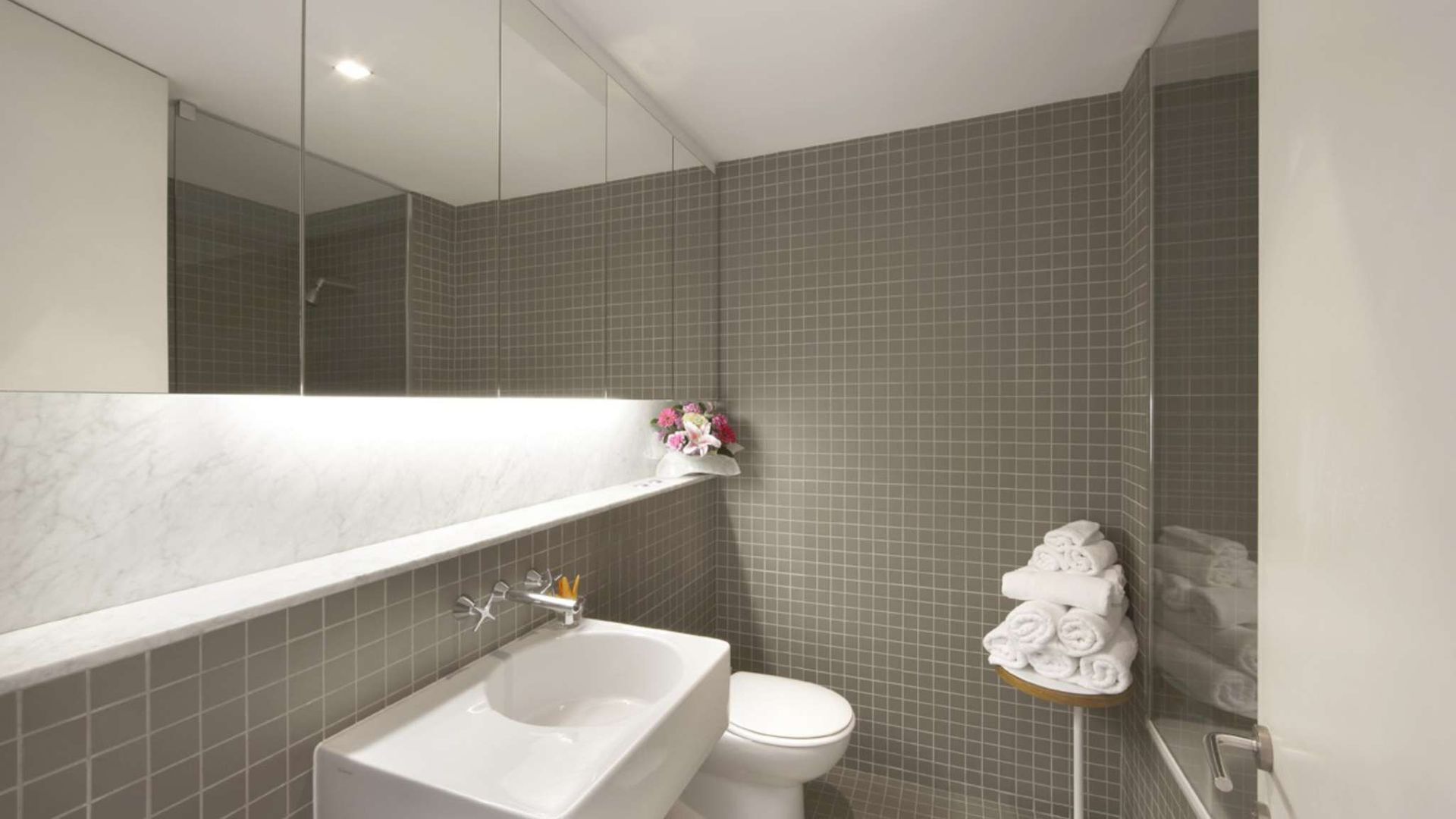 Apartment Two by Contemporary Hotels — image 15