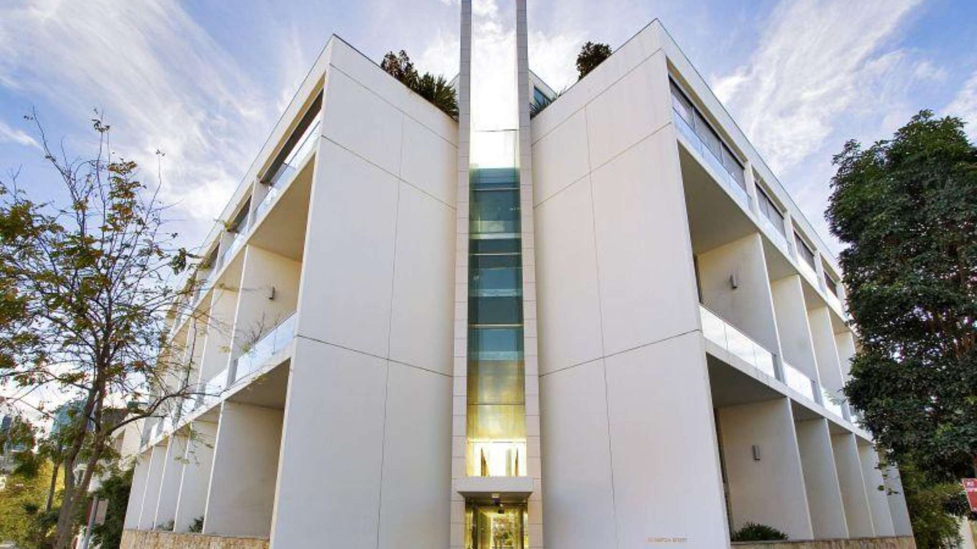 Apartment Two by Contemporary Hotels — image 17