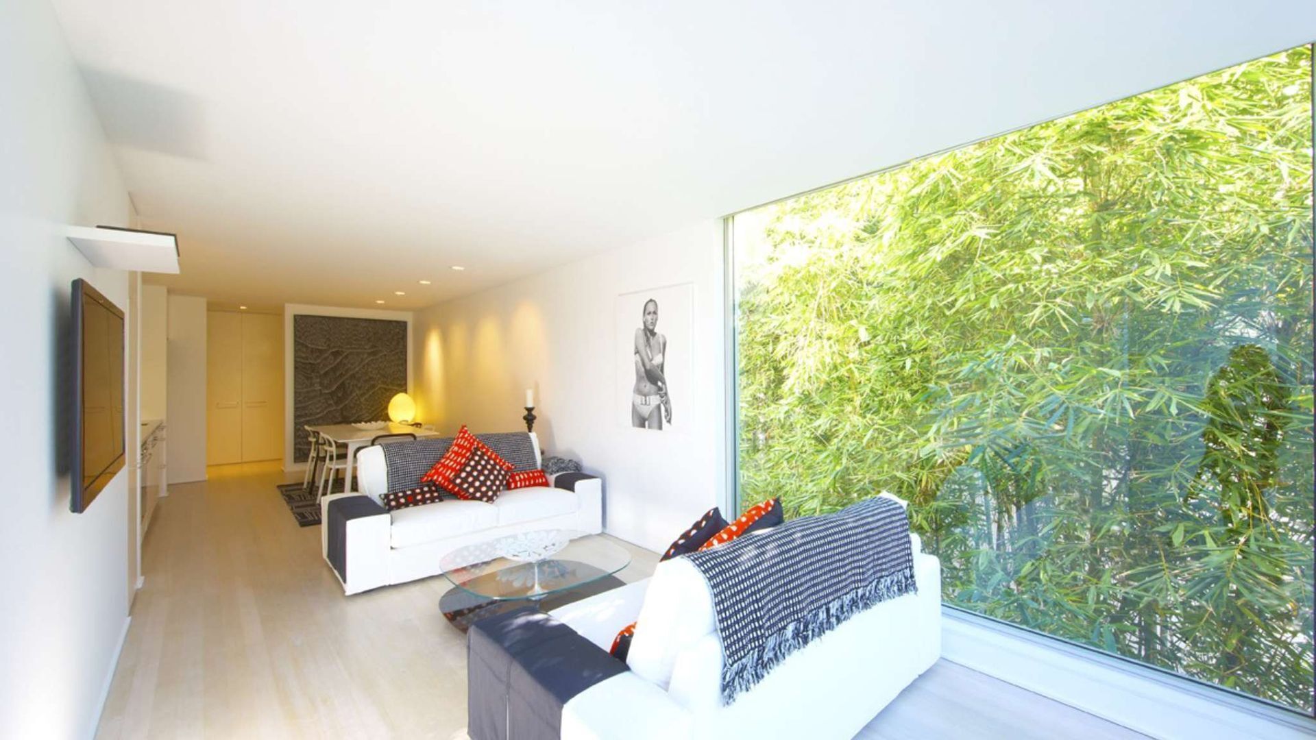 Apartment Two by Contemporary Hotels — image 2