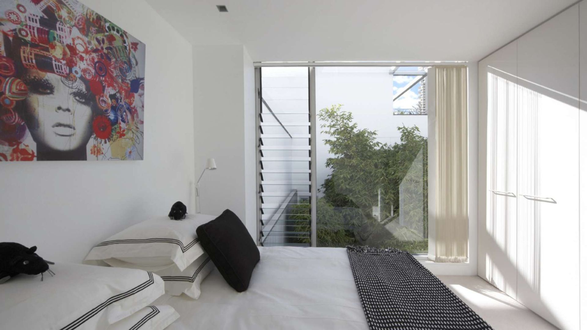 Apartment Two by Contemporary Hotels — image 11