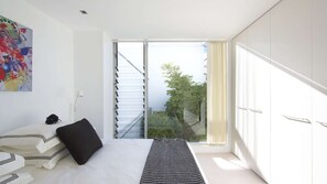 Interior - Apartment Two by Contemporary Hotels (DARLINGHURST)