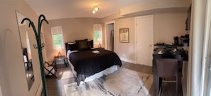 Room, 1 Katil Ratu (Queen) | Peralatan tempat tidur premium, dihias secara berasingan