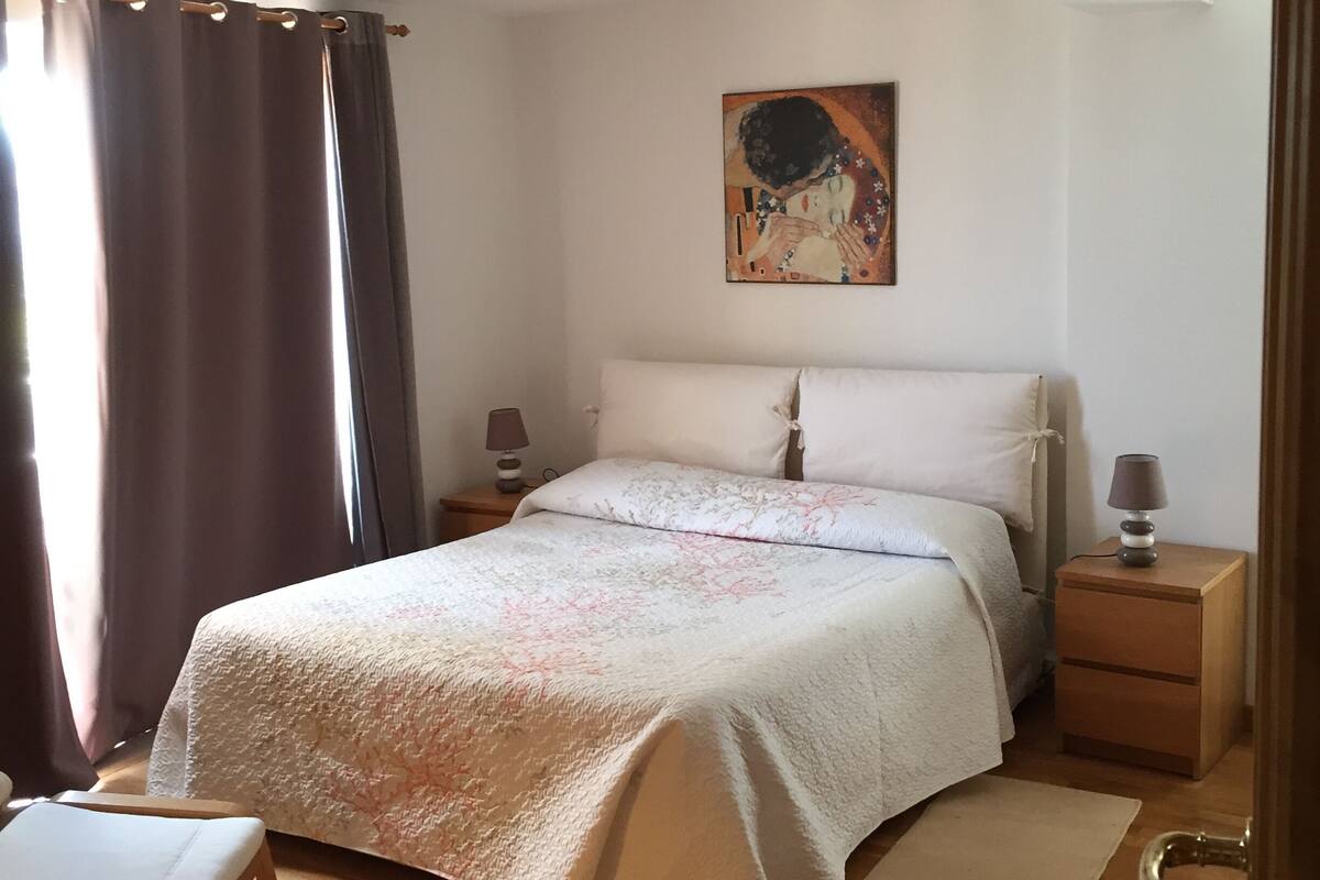 บ้านพักพาโนรามิก, วิวทะเล | 2 ห้องนอน, เครื่องนอนระดับพรีเมียม, ผ้านวมขนเป็ด, โต๊ะทำงาน