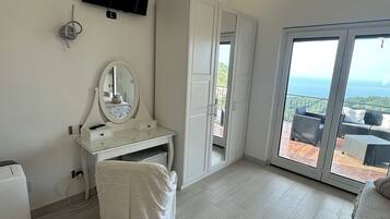 Romantic Room | 2 bedrooms, premium bedding, down comforters, individually decorated