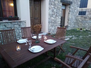 Outdoor dining