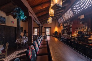 Bar (en el alojamiento)