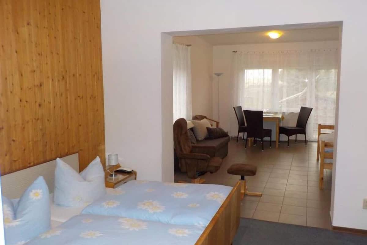 triple room | desk, free wifi, bed sheets, wheelchair access