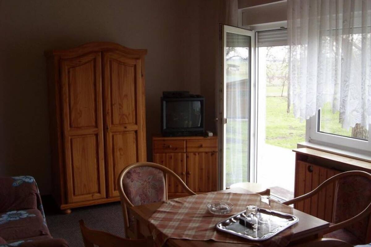 double room | desk, free wifi, bed sheets, wheelchair access