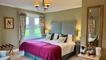 Habitación doble (Sea View Room) | Tabla de planchar con plancha, wifi gratis y ropa de cama