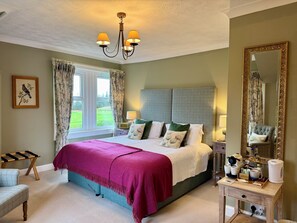 Dobbeltrom (Sea View Room) | Strykejern/-brett, wi-fi (inkludert) og sengetøy