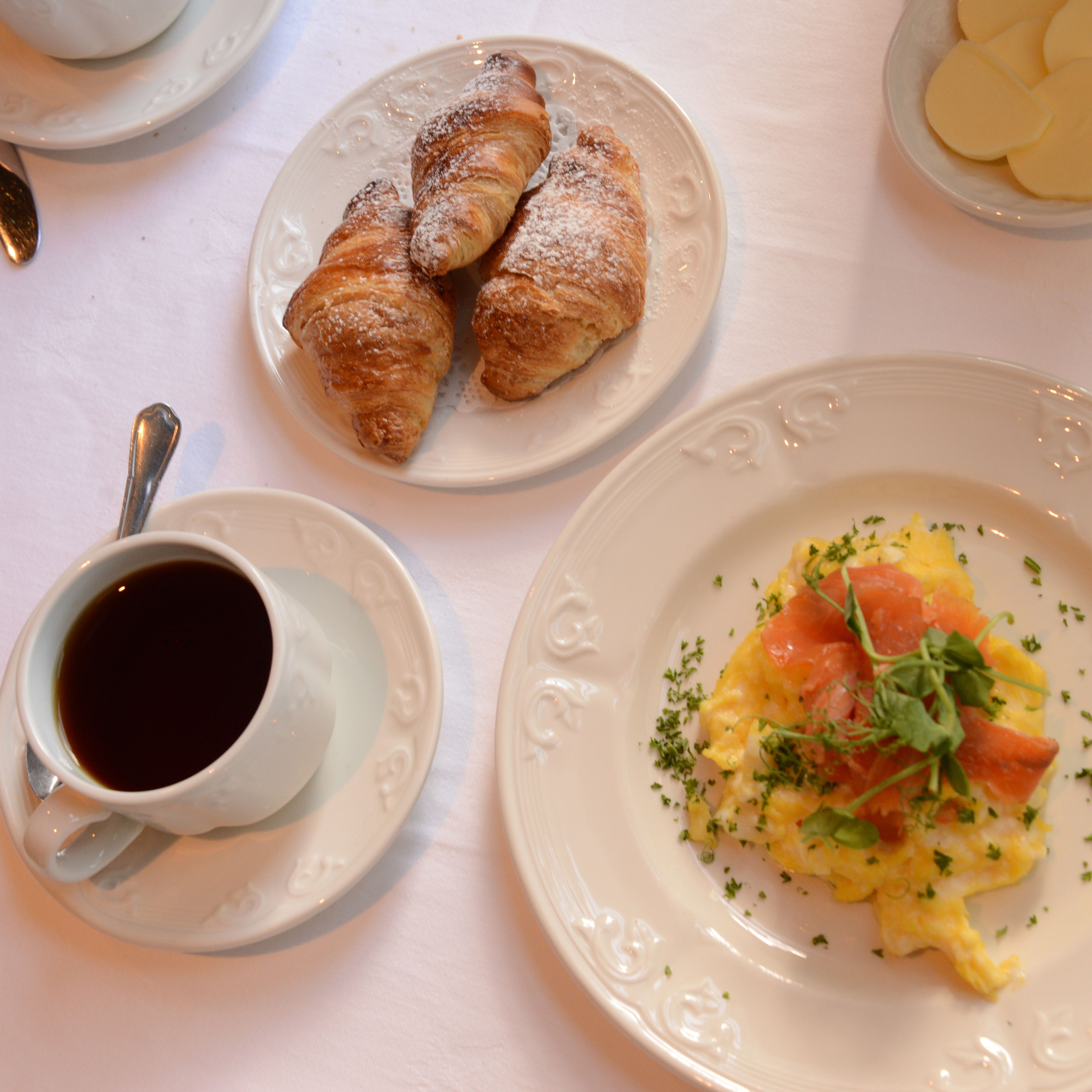 free daily full breakfast