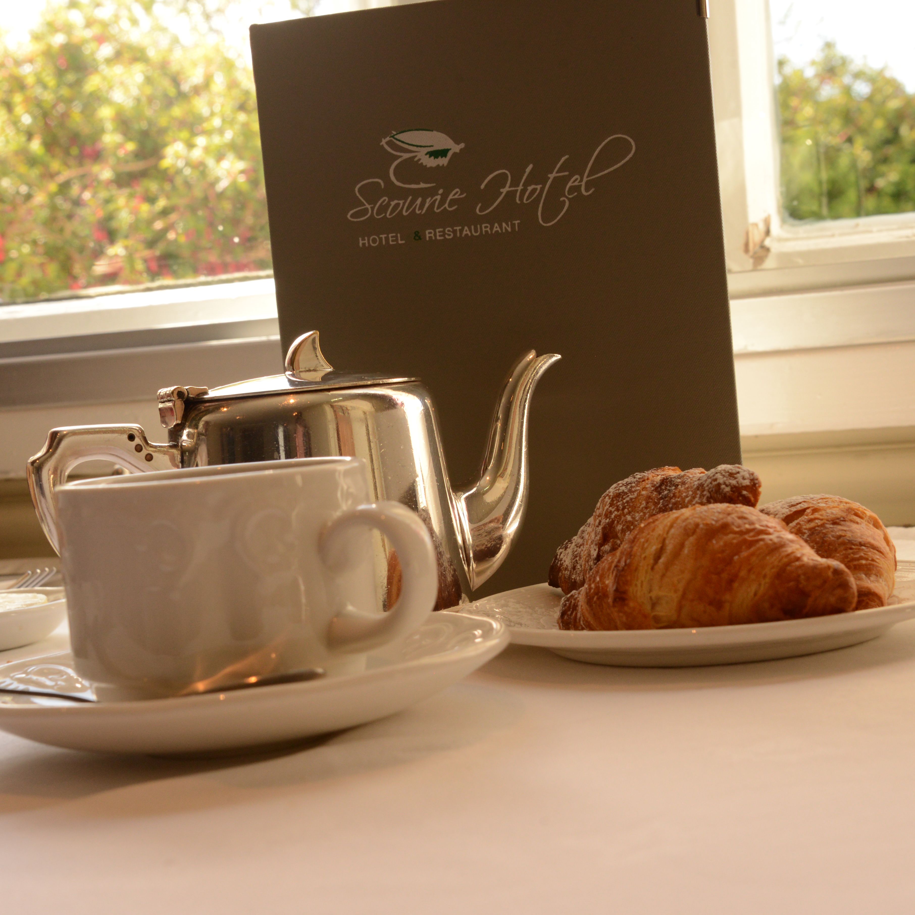 free daily full breakfast