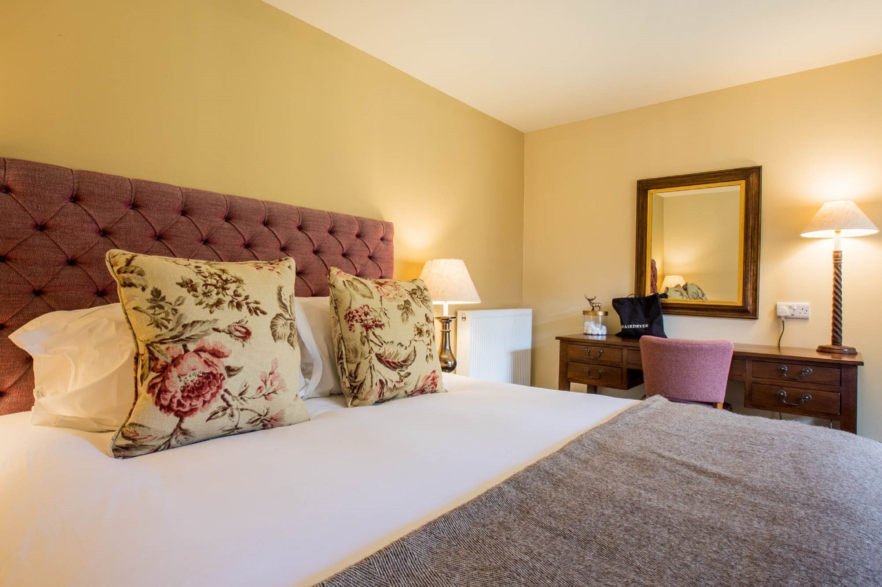 Individually decorated, individually furnished, desk, laptop workspace