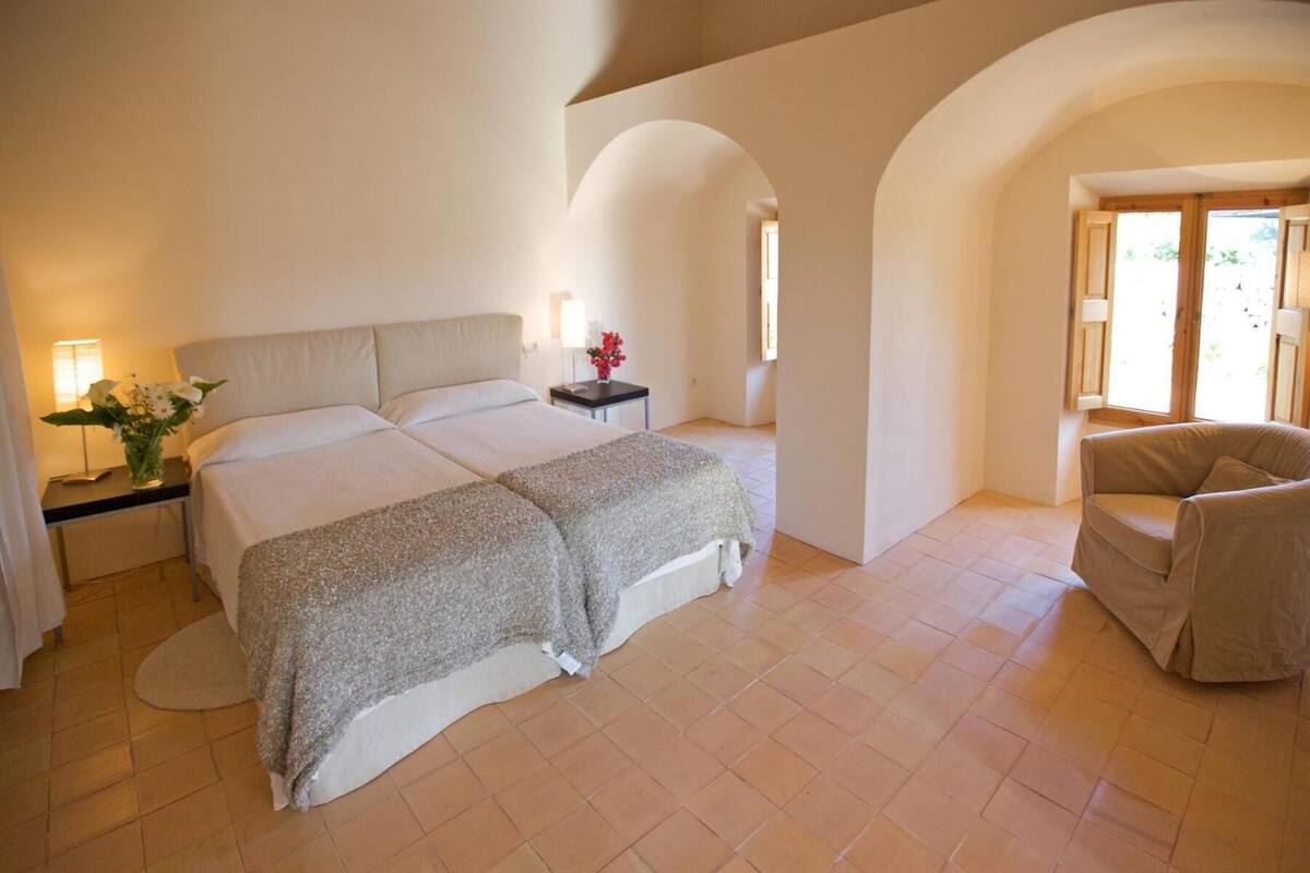 Coffres-forts dans les chambres, bureau, chambres insonorisées