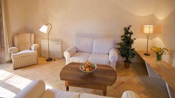 Apartamento, 2 habitaciones, vistas al jardín | Zona de estar