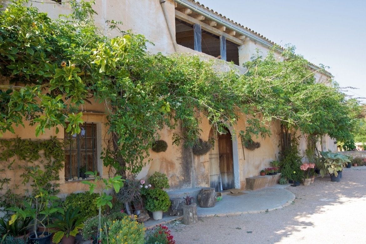 Mặt tiền nơi lưu trú