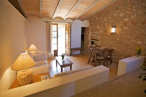 家庭公寓, 2 间卧室, 花园景观, 花园 | 私人厨房 | 大冰箱、微波炉、炉灶、茶具/咖啡用具