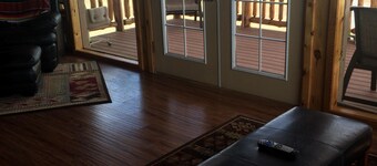 Off the Grid, secluded, Hamm's Hideaway