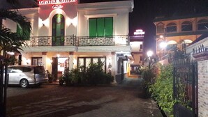 Front of property - Hotel Graha Bukit (Palembang)
