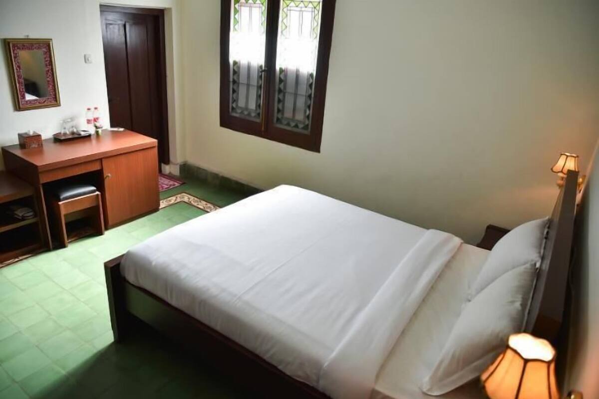 Double Room, 1 Queen Bed, Non Smoking | Desk