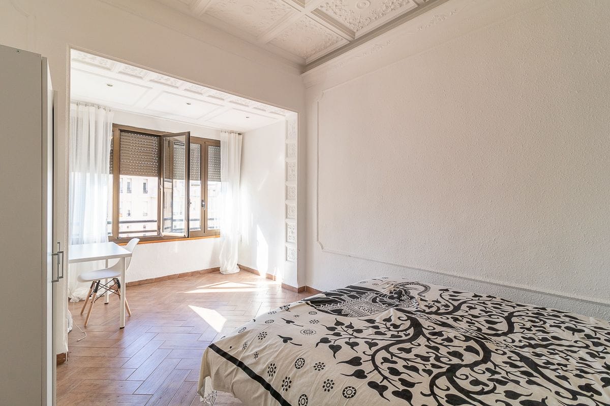 Room (Grande 1) | Desk, iron/ironing board, free WiFi