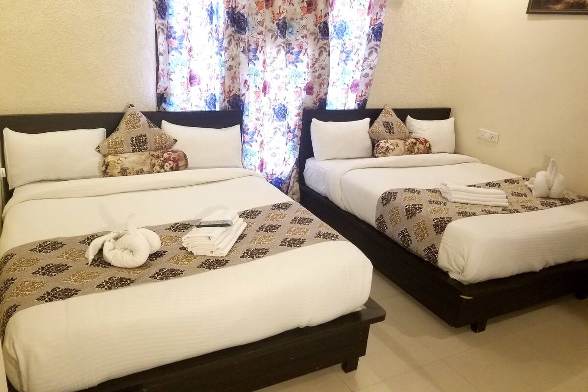 Deluxe Triple Room, Multiple Beds, Non Smoking