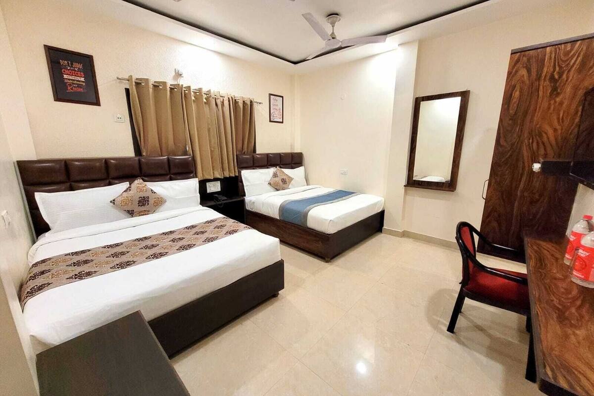 Family Room | 1 bedroom, hypo-allergenic bedding, desk, laptop workspace
