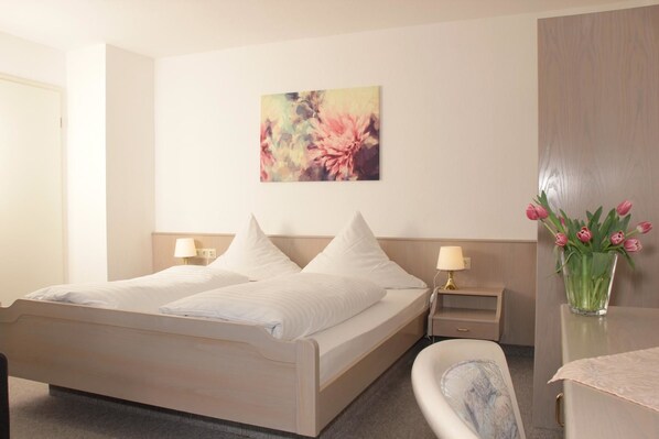 Double Room | Cribs/infant beds, rollaway beds, free WiFi