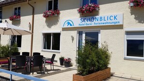 Terrace/patio - Hotel Garni Schönblick (Lindenberg im Allgaeu)