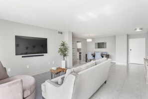 TV - Modern 2BR/2BA Ocean View Beach Condo STR-09902 (Sunny Isles Beach)