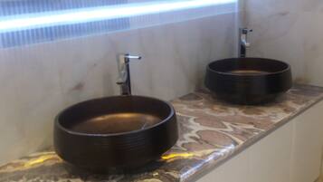 Standard Double Room | Bathroom | Shower, slippers, towels