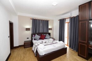 Presidential Room, Lake View