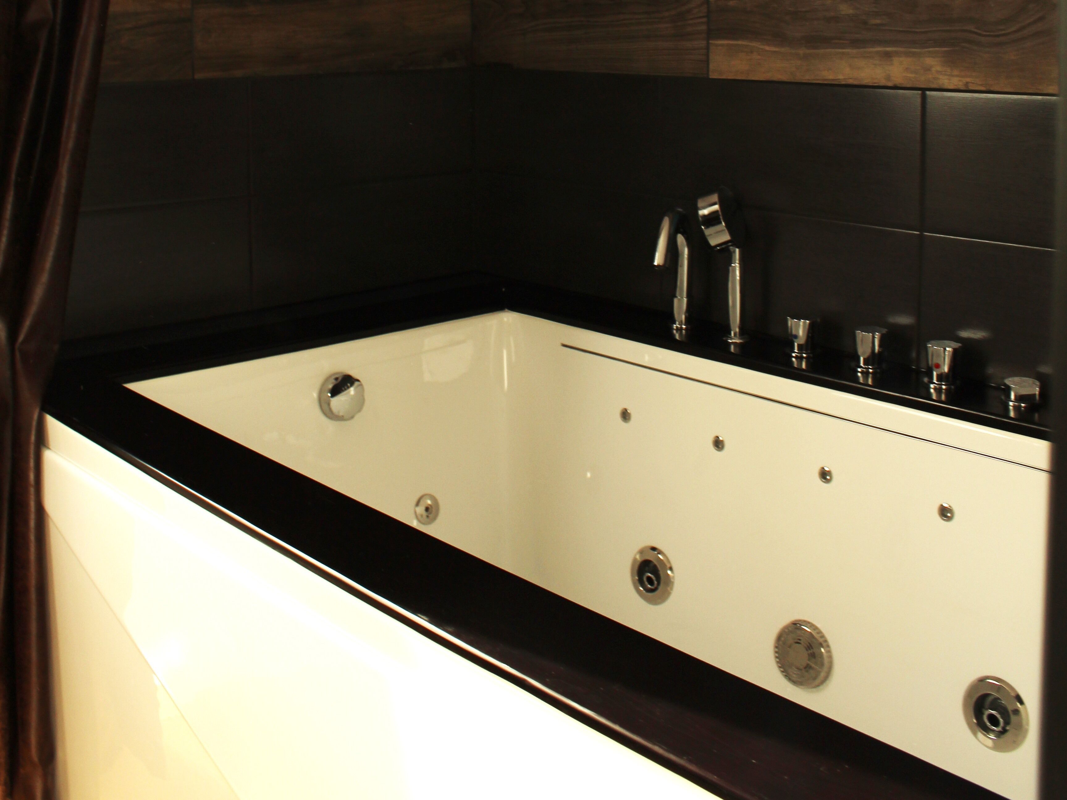 royal studio, hot tub, garden view | 1 bedroom, premium bedding, iron/ironing board, bed sheets