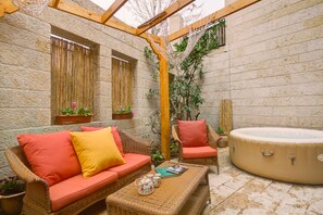 Design Apartment (Secret Garden) | View from room