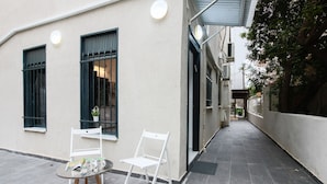 Exterior - 1 BR with Patio in City Center by FeelHome (Tel Aviv)