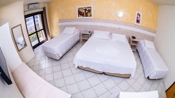 Superior Quadruplo Com Ar Condicionado | Free WiFi, bed sheets, wheelchair access