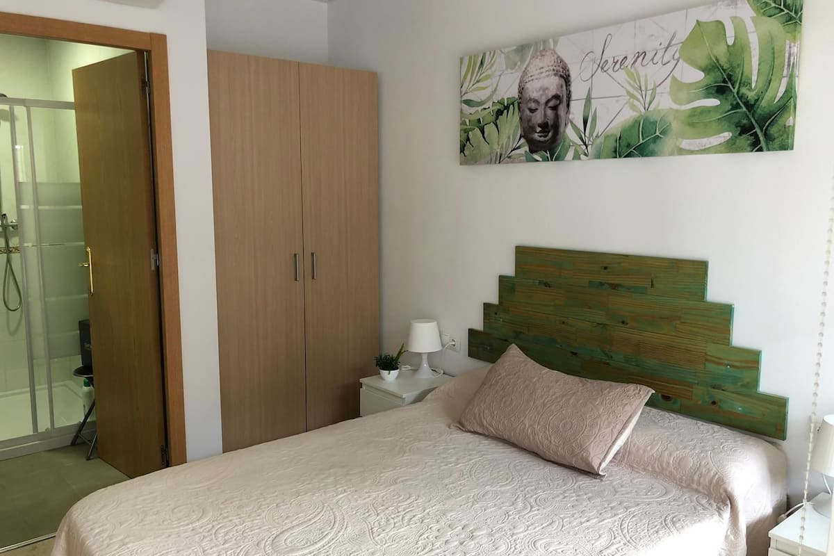 Habitación individual | Cortinas blackout, insonorización, cunas y wifi gratis