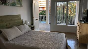 Blackout curtains, soundproofing, cots/infant beds, free WiFi