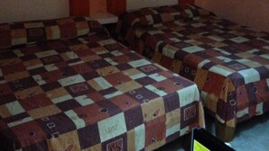 Basic Room, Multiple Beds, Non Smoking - Hotel Plaza Farallon Acapulco (Acapulco)