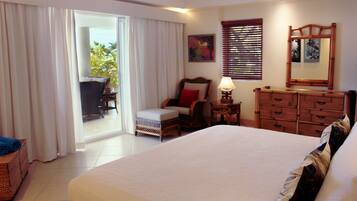 Deluxe Condo, 3 Bedrooms, Balcony, Ocean View | 3 bedrooms, premium bedding, in-room safe, blackout drapes