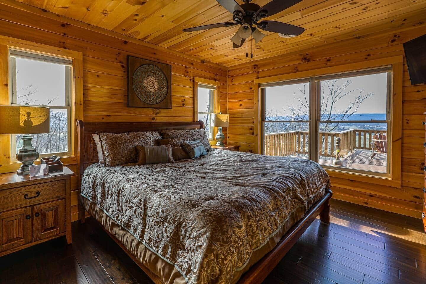 3 chambres, fer et planche à repasser, Wi-Fi gratuit, draps fournis