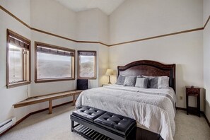 Condo | 3 chambres, fer et planche à repasser, accès au Wi-Fi (inclus)