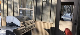 Logan Cabin - Spa extérieur privé - Glacier Country Cabins and Rec, Inc.