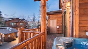 Bain à remous extérieur