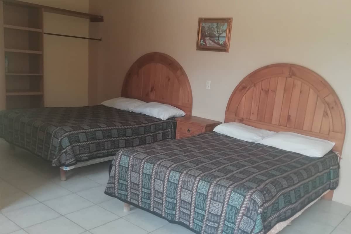 Chambre Double, 2 lits doubles | Wi-Fi gratuit, draps fournis