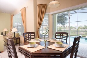 House, 6 Bedrooms, Private Pool | Private kitchen
