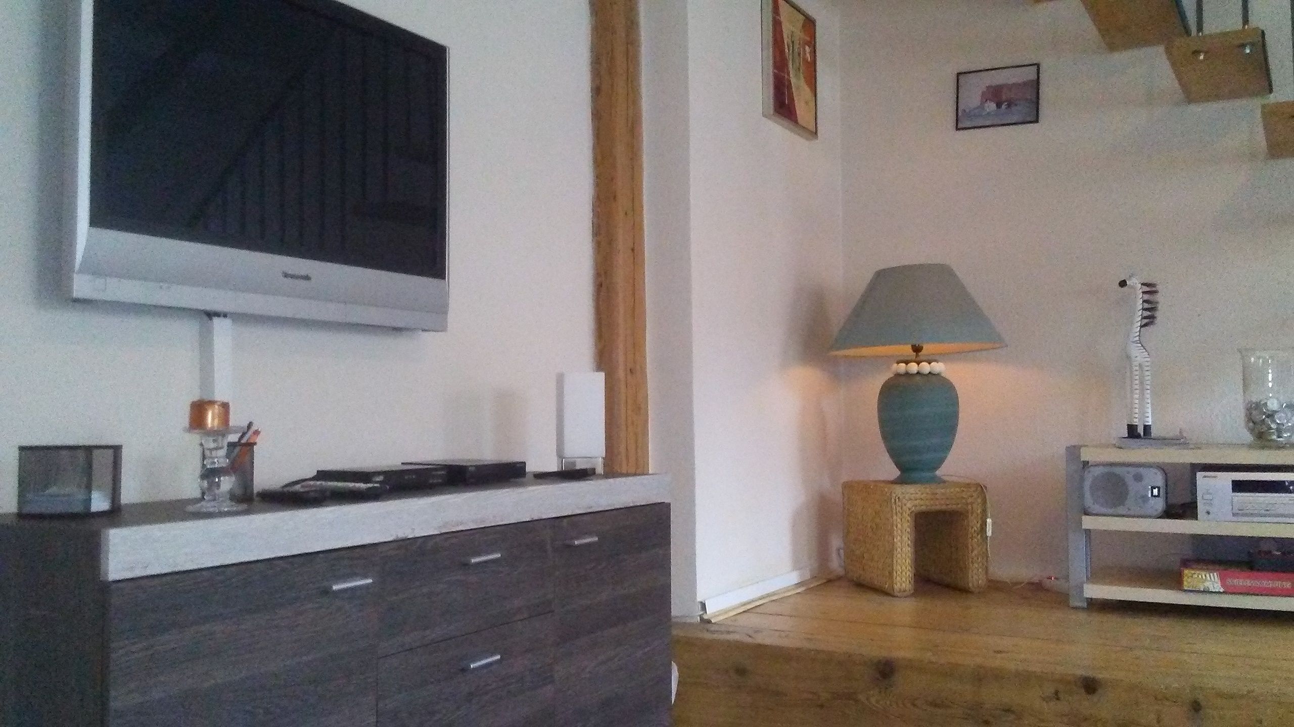 DVD player, first-run movies